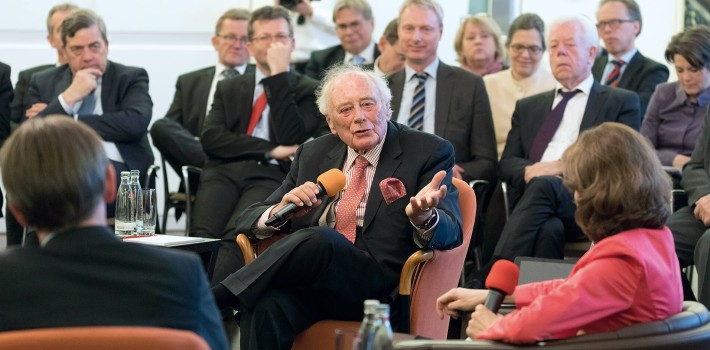 Debate on the Aachen Treaty on Franco-German friendship: Prof. Dr. h. c. mult. Reinhold Würth on 14 May 2019 at Würth Haus Berlin. He was joined in the debate by Dr. Jörg Kukies, State Secretary at the Federal Ministry of Finance, Gunther Krichbaum, Chairman of the Committee on European Union ­Affairs of the German Bundestag, Guillaume Ollagnier, envoy of the French Embassy in Berlin, and Dr. Claire Demesmay, Head of the Franco-German Relations Program at the German Council on Foreign Relations (DGAP).